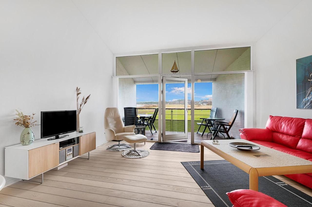 Beautiful First-Row Apartment With Stunning Panoramic Views Of Ebeltoft Cove – Ebeltoft