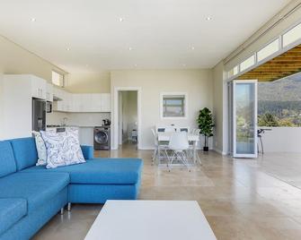 Mount Bay - Hout Bay - Olohuone