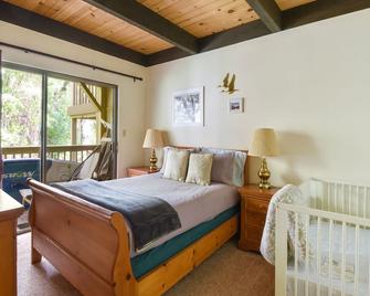 Cozy Retreat at the Kingswood Village - Kings Beach - Bedroom