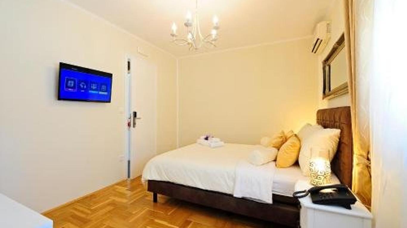 Avant Garde Rooms