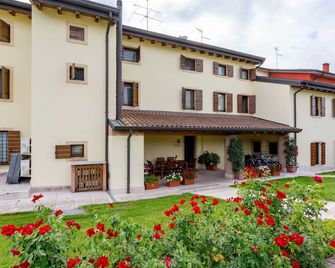 Agriturismo Al Tralcio - Valeggio sul Mincio - Gebouw