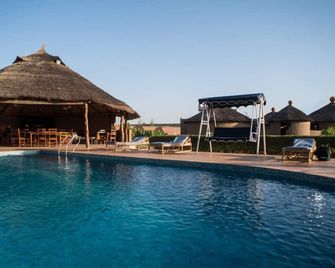 لو غراند كالاو - أواغادوغو - حوض السباحة