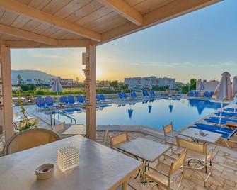 Golden Bay Hotel Apartments - Mália - Pool