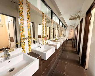Hotel Sunflower - Hls - Malacca - Bathroom