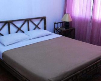 Marina Anyer Villa & Resort - Anyar - Schlafzimmer