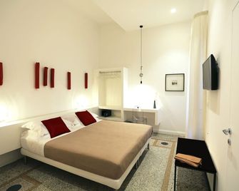 Re Ruggero Rooms - Regio de Calabria - Habitación