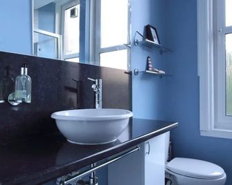 Central and Spacious 2 Bedroom Flat With Garden - Edinburgh - Bad