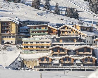 Hotel Hubertushof - Lermoos - Gebäude