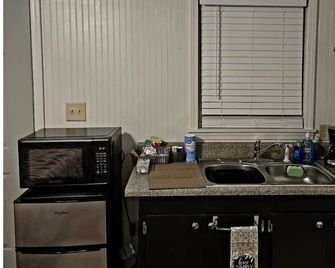 Private Cabin 1 bed and 1 bath - Clinton - Кухня