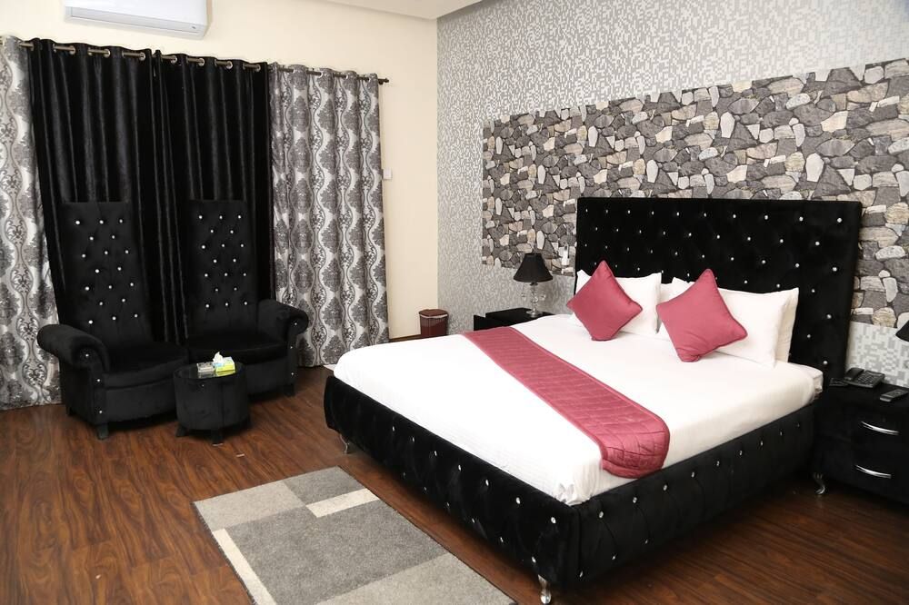 Westin Suites thumbnail 3