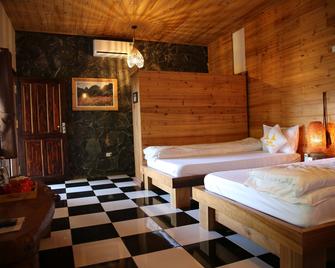 Ha Giang Historic Hotel & Tours - Ha Giang - Bedroom