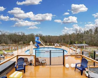 Affordable Fun House - Rock Hill - Pool