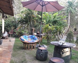Baan Hotelier Resort - Trat - Innenhof