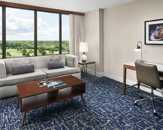 Hilton Chicago/Oak Brook Hills Resort & Conference Center - Oak Brook - Living room