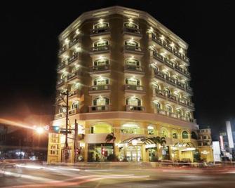 The Grand Dame Hotel - Iloilo City