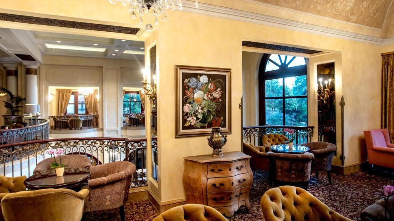 Palazzo Hotel