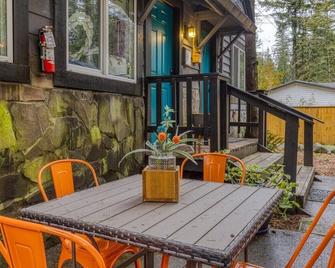 Cozy Basecamp Near Skiing, Pets - Mt Air 13 - Welches - Patio