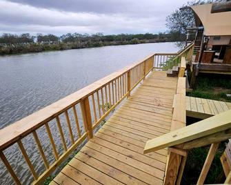 Glamping Escape Safari Tent Near Spacex - Brownsville - Balcony