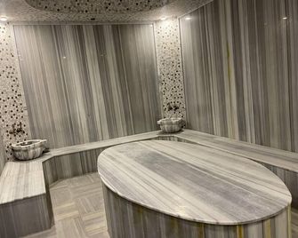 Arena Grand Hotel - Quba