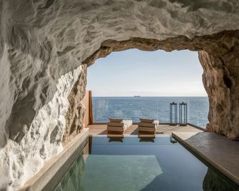 Acro Suites - A Wellbeing Resort - Agia Pelagia - Slaapkamer