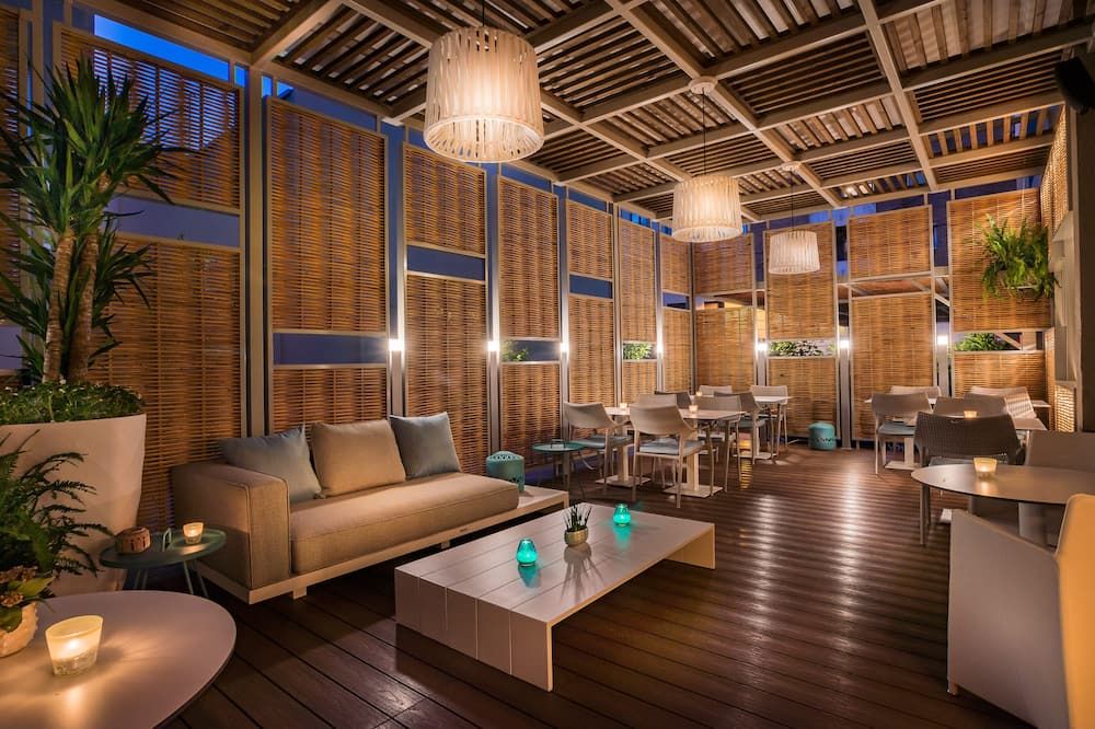 هوتل بيرينيو فيجويريس باي بييري آند فاكانسيس