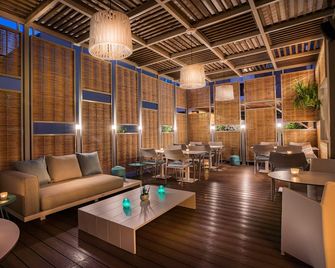 Hotel Pirineos Figueres by Pierre & Vacances - Figueres - Lounge