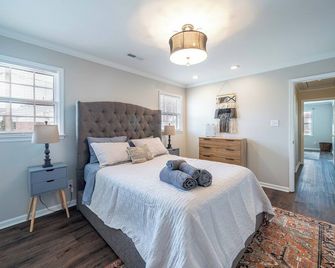 Westbury Mews-Cozy Townhome-3beds- 2full baths-sleeps6 - Decatur - Bedroom