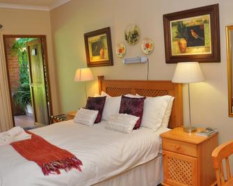 Birds of Paradise B&B - Eshowe - Спальня
