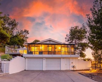 Villa Amarone - San Diego - Location, Hilltop View, Hot Tub, Pet friendly - Bonita - Building