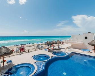 Hotelzone L16 Beach Access - Cancún - Pool