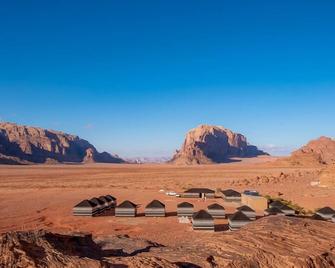 Wadi Rum Quiet Village Camp - Wadi Rum