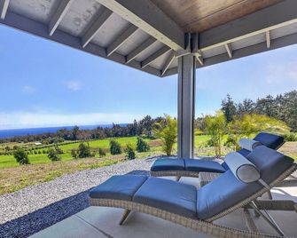 Private Oceanview Farmstay | Stargate Farm - Kapaau - Balcón