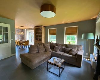 Holiday Home Wiringherlant-10 by Interhome - Hippolytushoef - Sala de estar