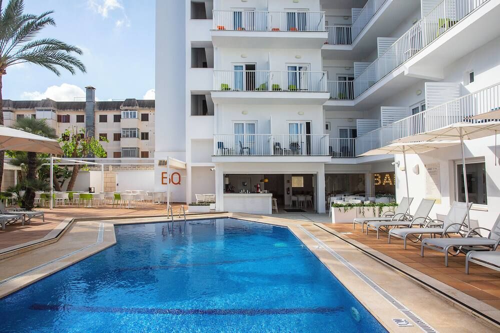 بي كيو كارمن بلاي هوتل - للبالغين فقط