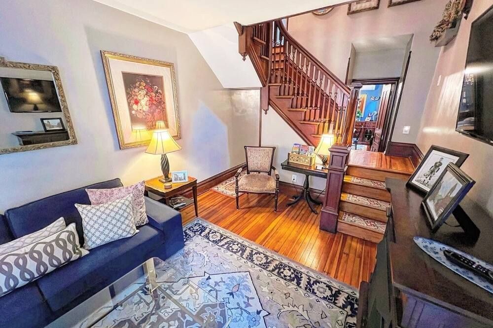West Broadway Guesthouse with off-street parking - جيم ثورب - غرفة معيشة