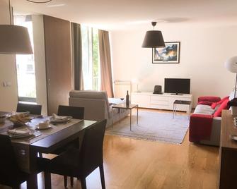 The River's Whisper Apartment - Terras de Bouro - Sala de jantar