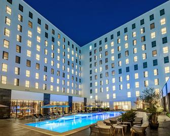 فوجيتايا كيريتارو - كويريتارو - مبنى