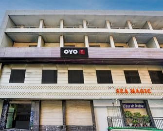 Hotel O Lotus Residency Near Anand Nagar Metro Station - Thāne - Building