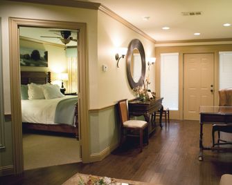 The Sanford House Inn & Spa - Arlington