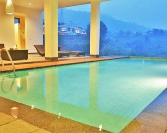 Green Forest Plantation View Villa 6bedr - Bandung - Pool
