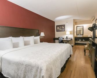 Red Roof Inn Plus+ West Springfield - West Springfield - Schlafzimmer