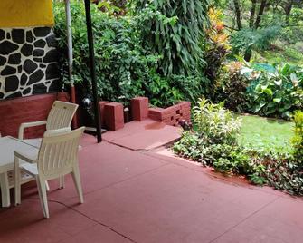 Leela's Cottage - Lonavala - Patio