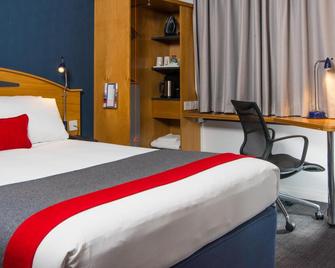 Holiday Inn Express East Midlands Airport - Derby - Bedroom