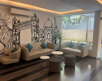 Hotel Grand Continent - Hitec City, Laxmi Cyber City, Hyderabad - Hyderabad - Lounge