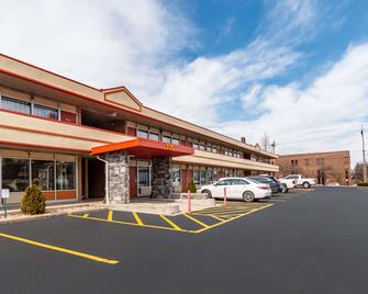 Econo Lodge - Zanesville - Gebäude