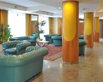 Hotel Svevo - Gioia del Colle - Recepción