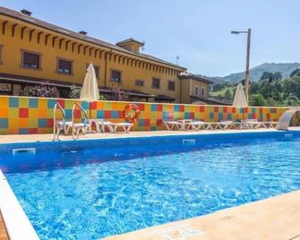 Hotel El Angliru - Soto de Cangas - Pool