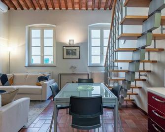 Toro's Home Lucca - Lucca - Dining room