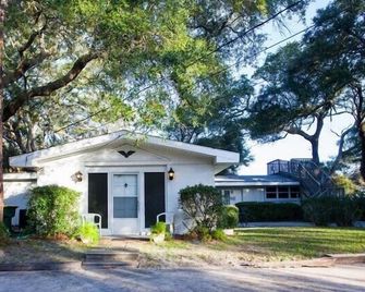 Sea Cottage Apartment - Jekyll Island