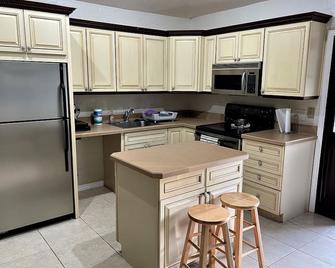 Winter Park Oasis - Winter Park - Kitchen